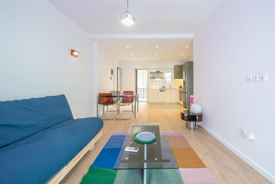 Zen Bright, Exarchia Apartment in Athens