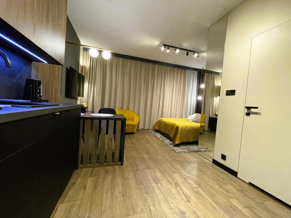 Kitchen or kitchenette, Seating area