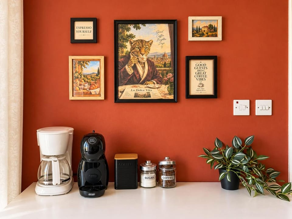 Coffee/tea facilities, Kitchen or kitchenette, Decorative detail