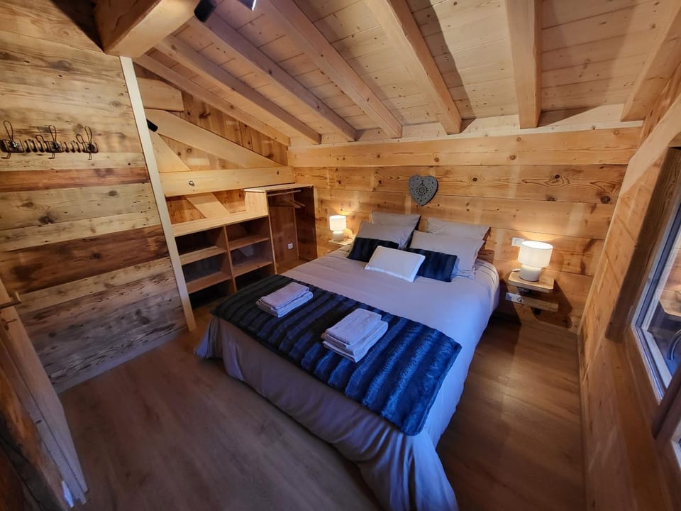 Shower, Photo of the whole room, Bedroom