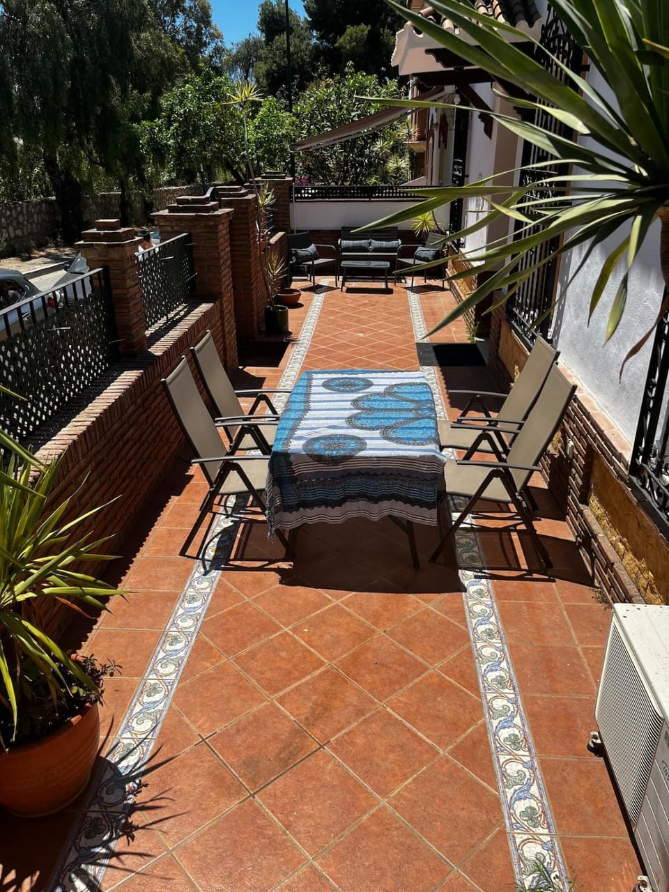 Gran casa cerca de la playa con 3 dormitorios en Pedregalejo House in Malaga