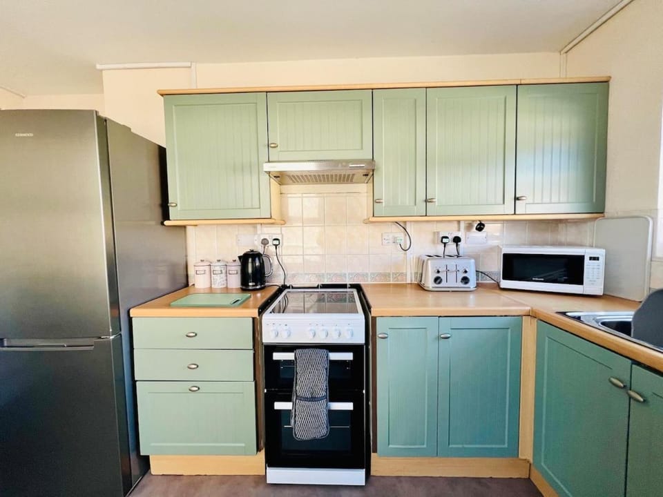 4-Bedroom House 5 mins to Beach & Parking House in Felixstowe
