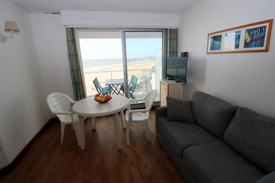 Natural landscape, TV and multimedia, View (from property/room), Balcony/Terrace, Seating area