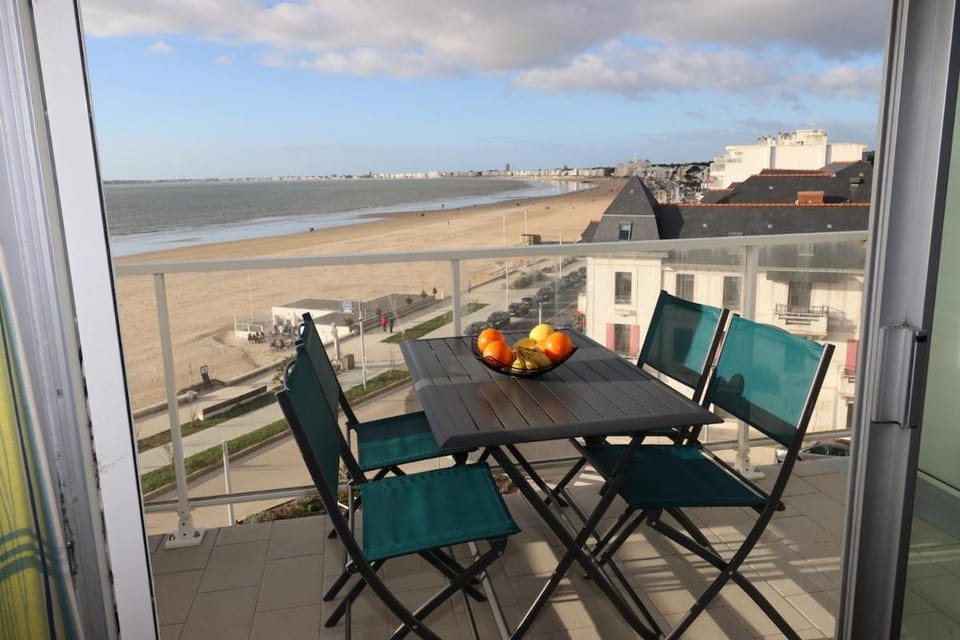 Balcony/Terrace, Dining area, Beach, Sea view