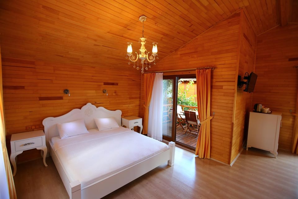 Bed, Seating area