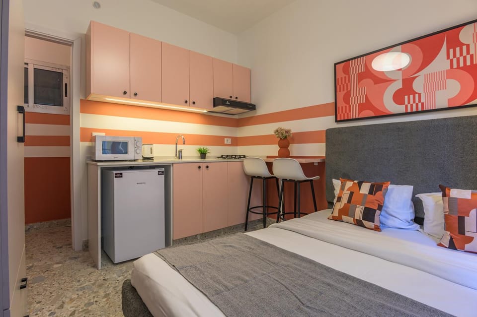 Bed, Kitchen or kitchenette