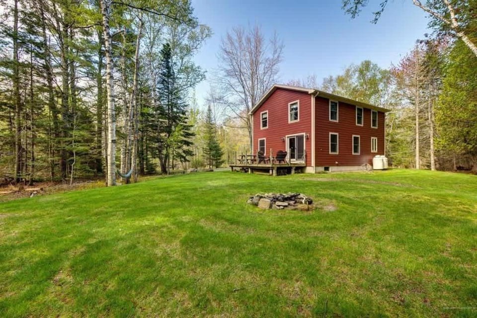 Acadia Lobsterman's Secret Cottage House in Lamoine
