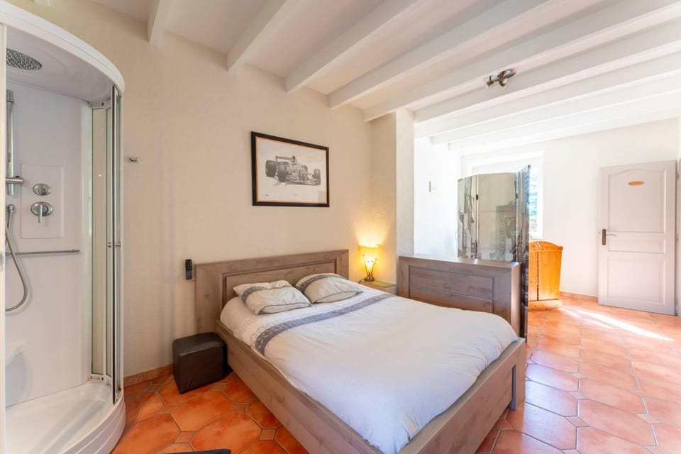 Property building, Living room, Bedroom