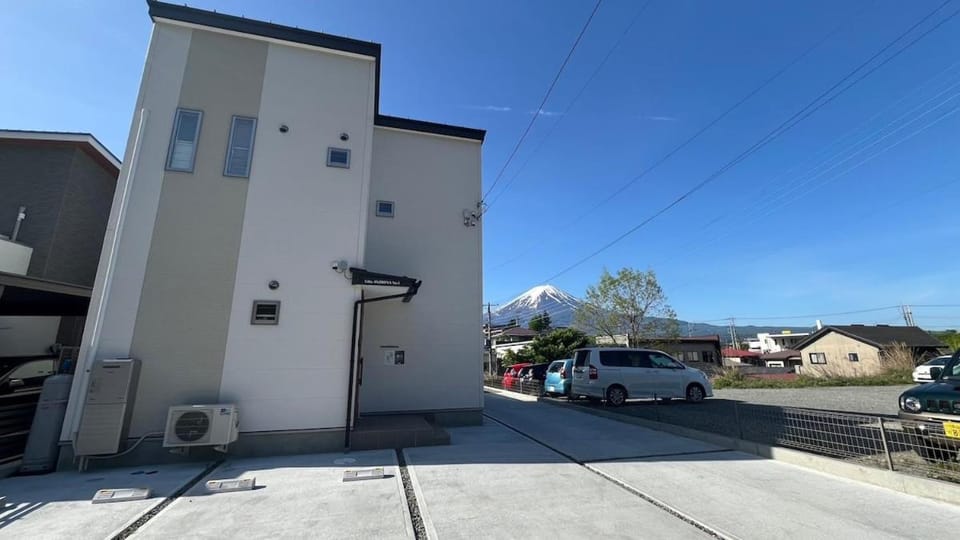 Property building, Street view