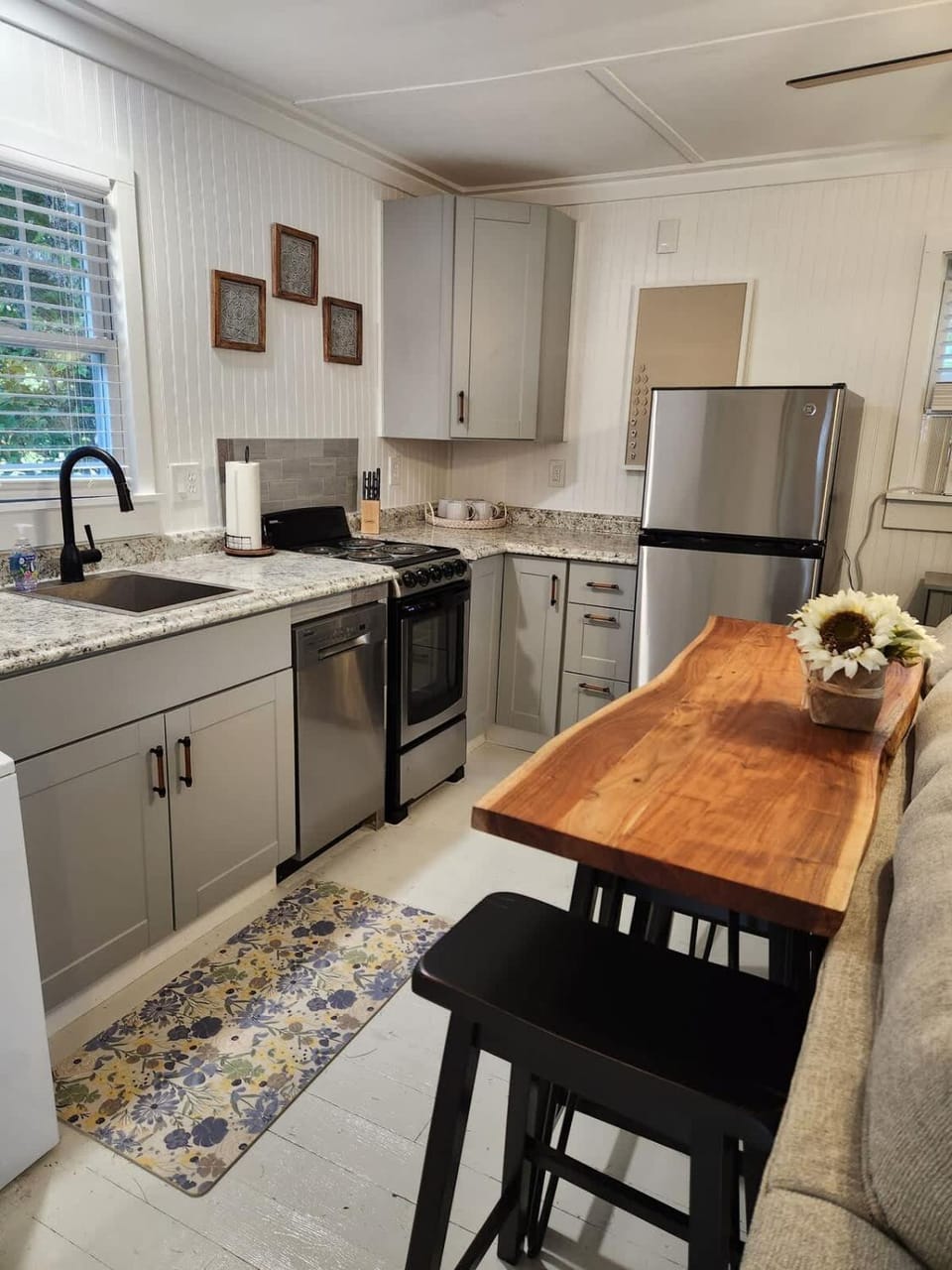 Acadia Lobsterman's Coastal Bungalow House in Lamoine