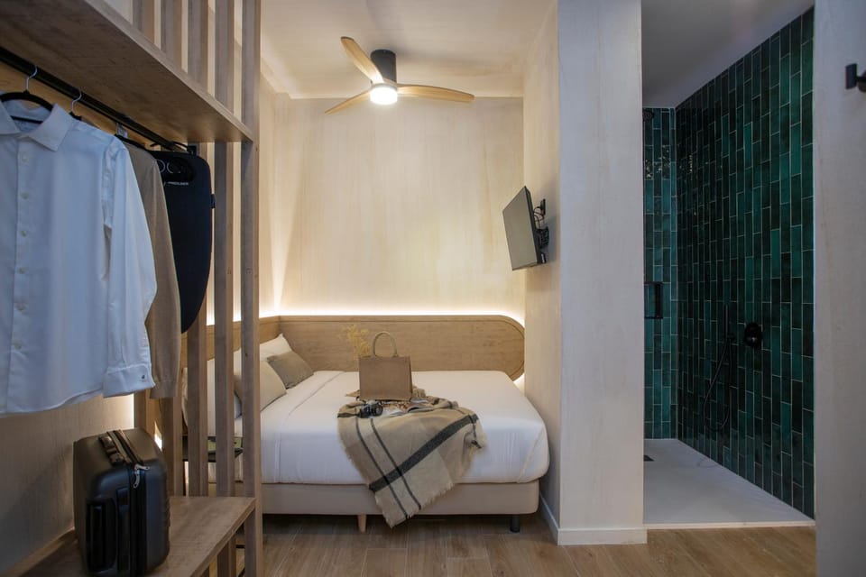 Bed, TV and multimedia