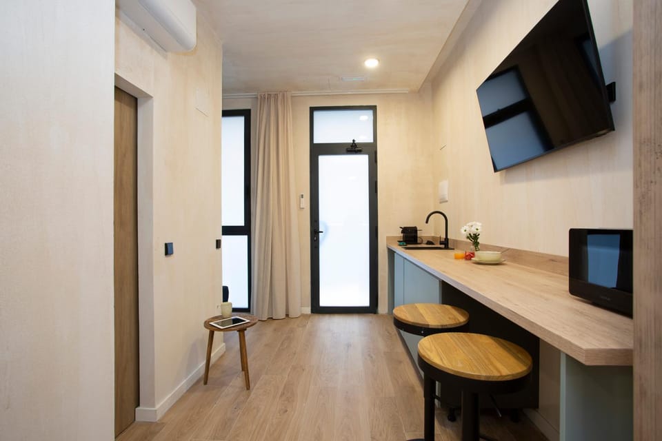 TV and multimedia, microwave, kitchen