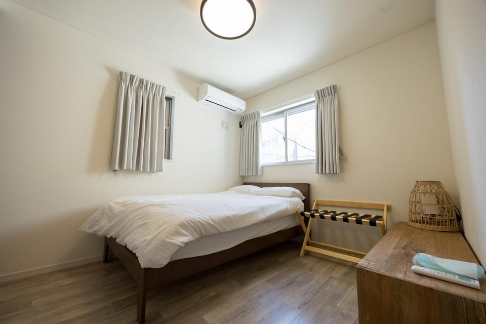 Photo of the whole room, Bedroom