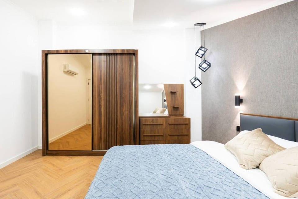 Bed, Photo of the whole room, Bedroom, wardrobe