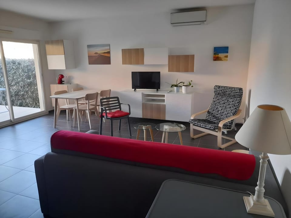 Living room, air conditioner