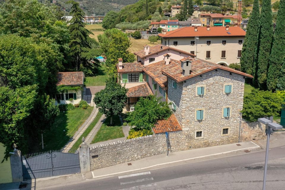 Property building, Bird's eye view, Location