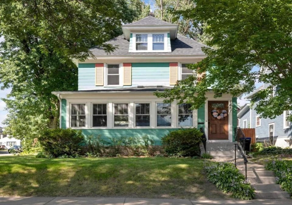 Property building, Garden view