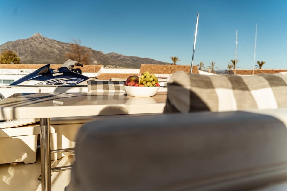 Off site, Natural landscape, Balcony/Terrace, Balcony/Terrace, Seating area