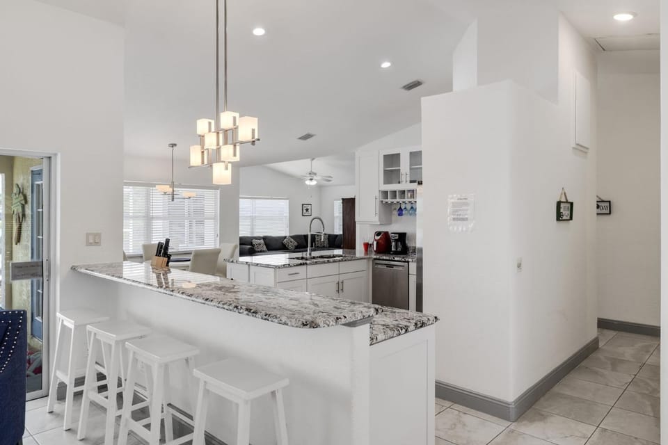 Gorgeous 4BR Lakefront Villa with Heated Pool House in Lee County