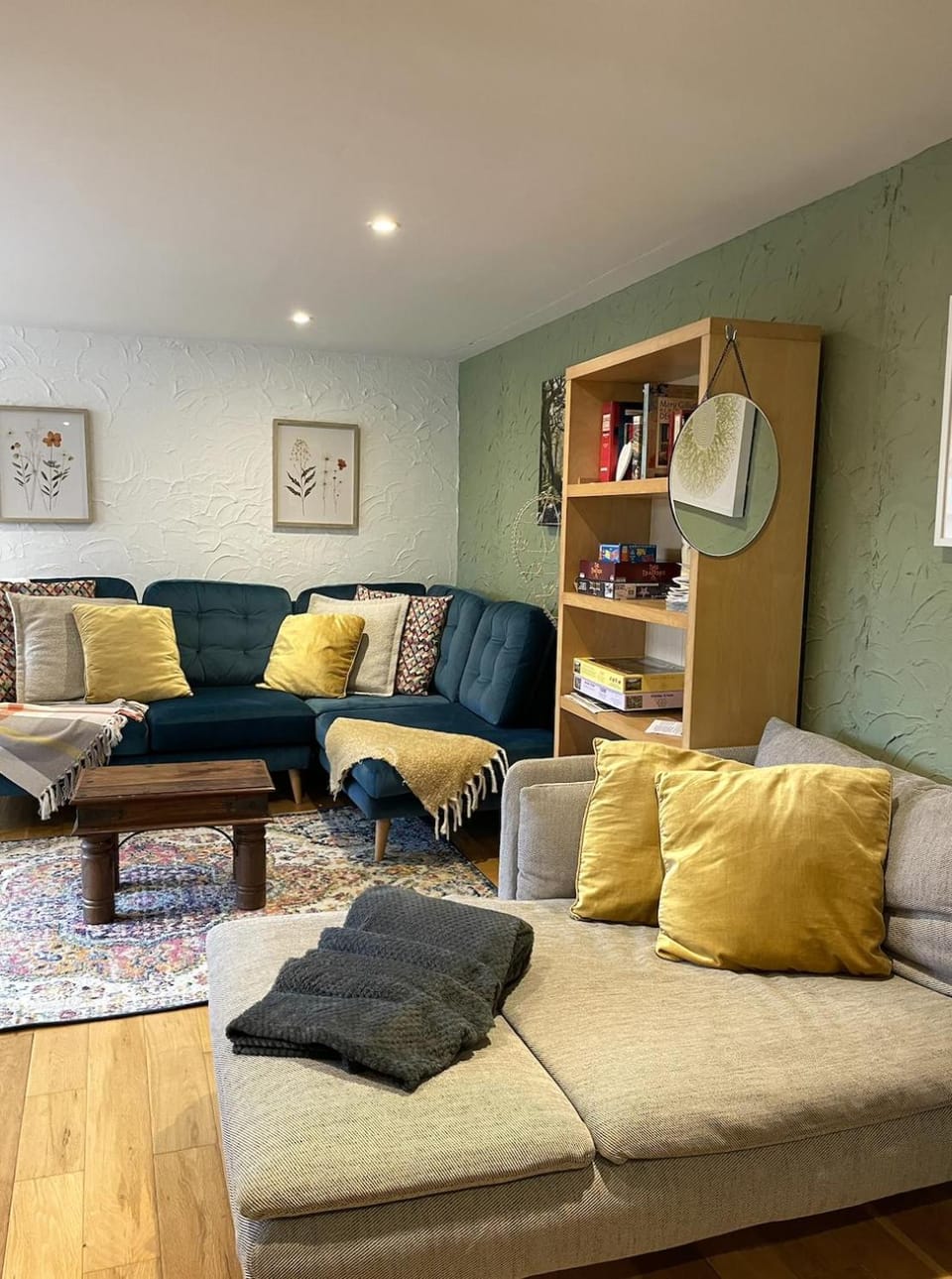 Living room, Seating area