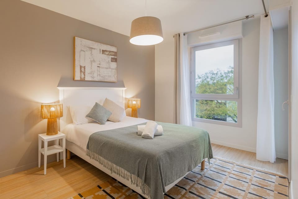 Bed, Bedroom