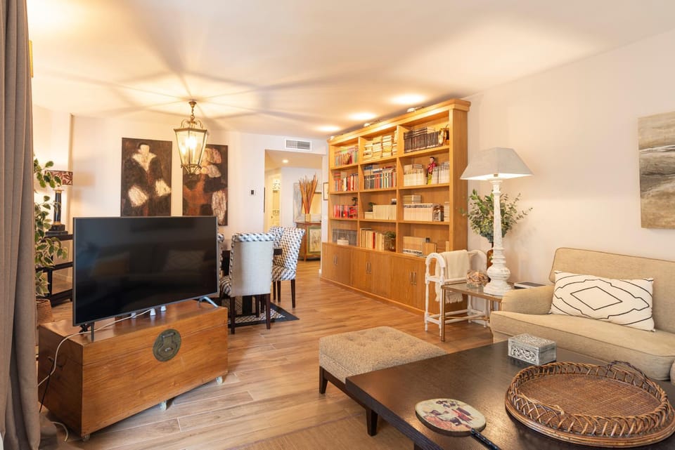 Communal lounge/ TV room