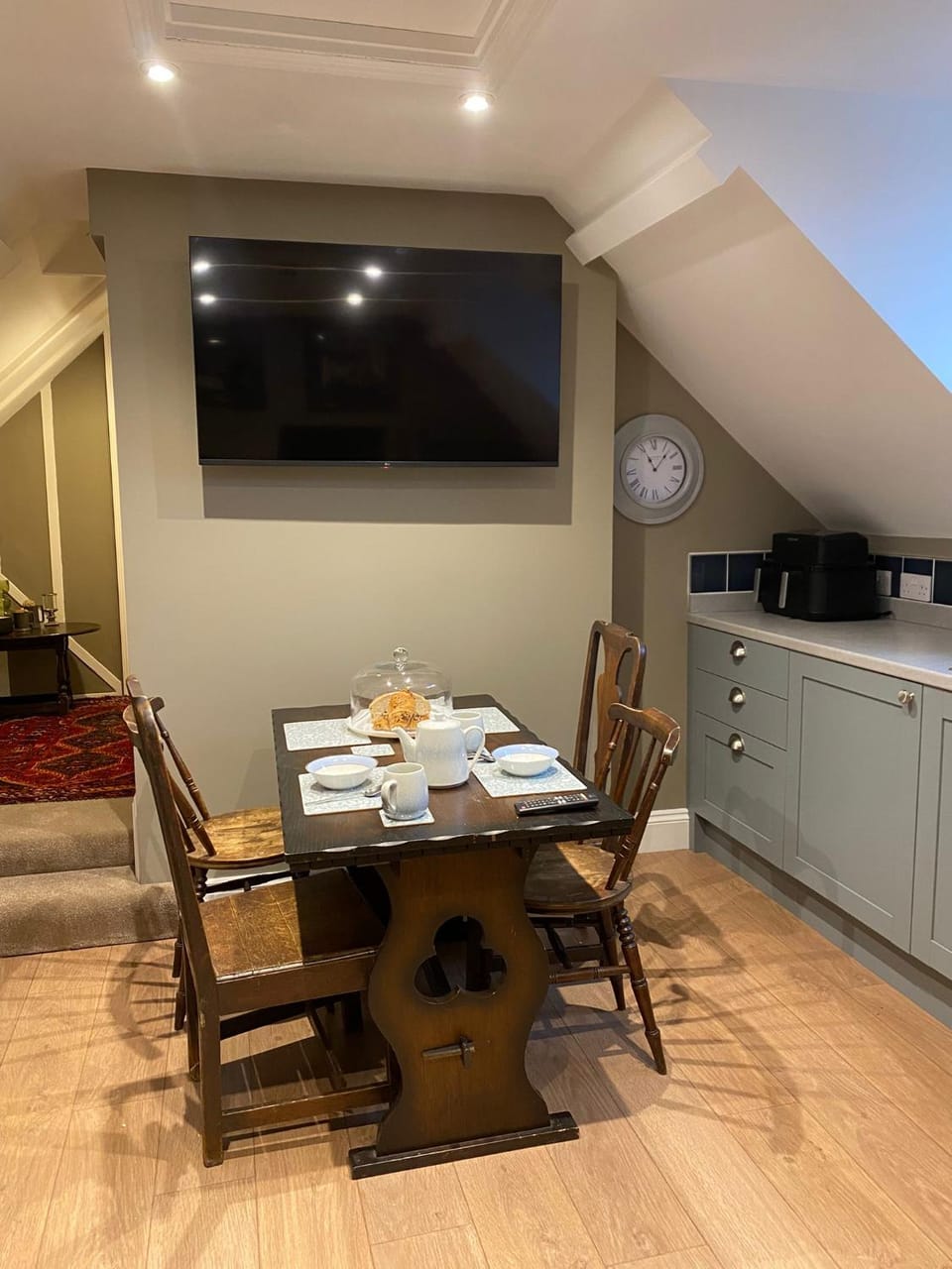 TV and multimedia, Kitchen or kitchenette, Dining area