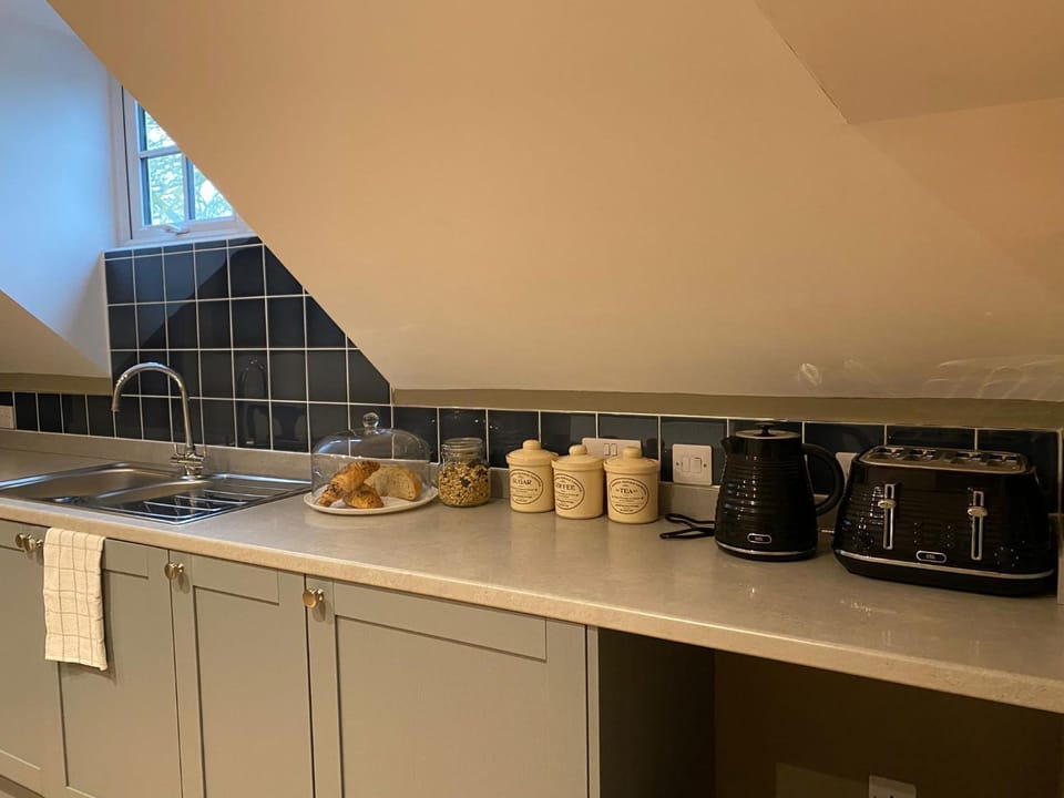 Coffee/tea facilities, Kitchen or kitchenette, Food and drinks, toaster