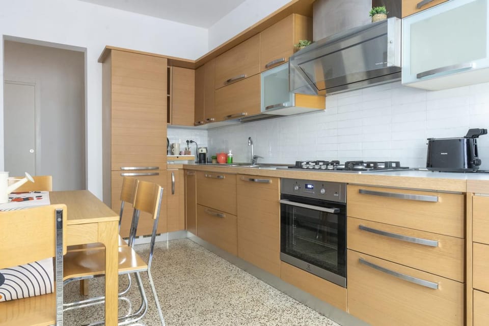 Kitchen or kitchenette, Dining area, dishwasher, oven, pet friendly, stove, toaster, kitchen