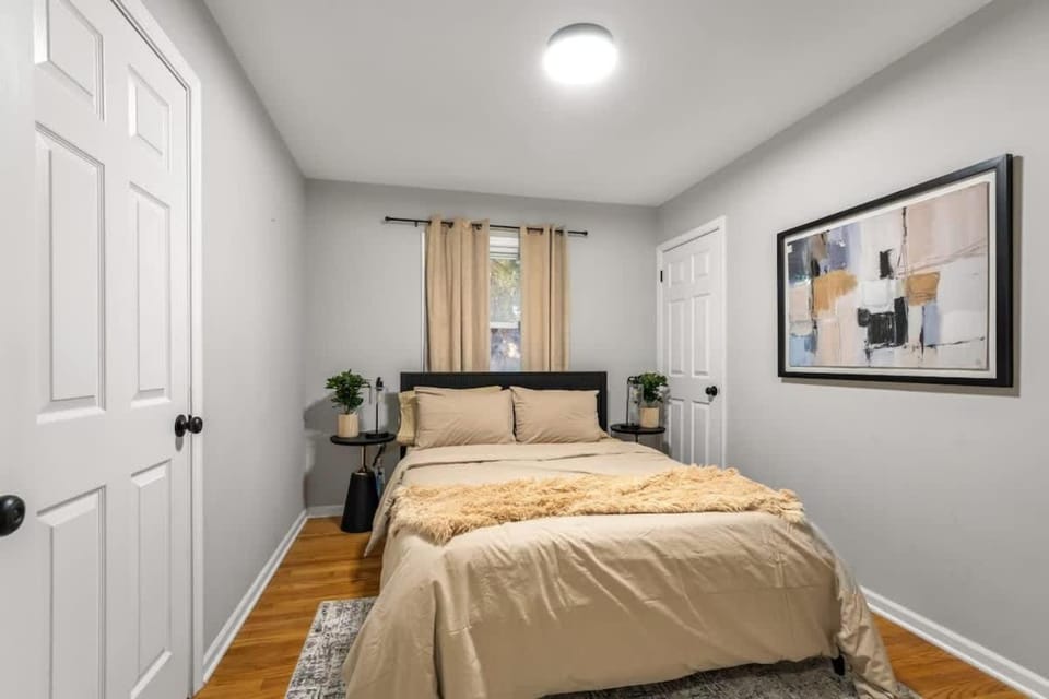 Joliet Cozy Oasis 4BR House in Joliet