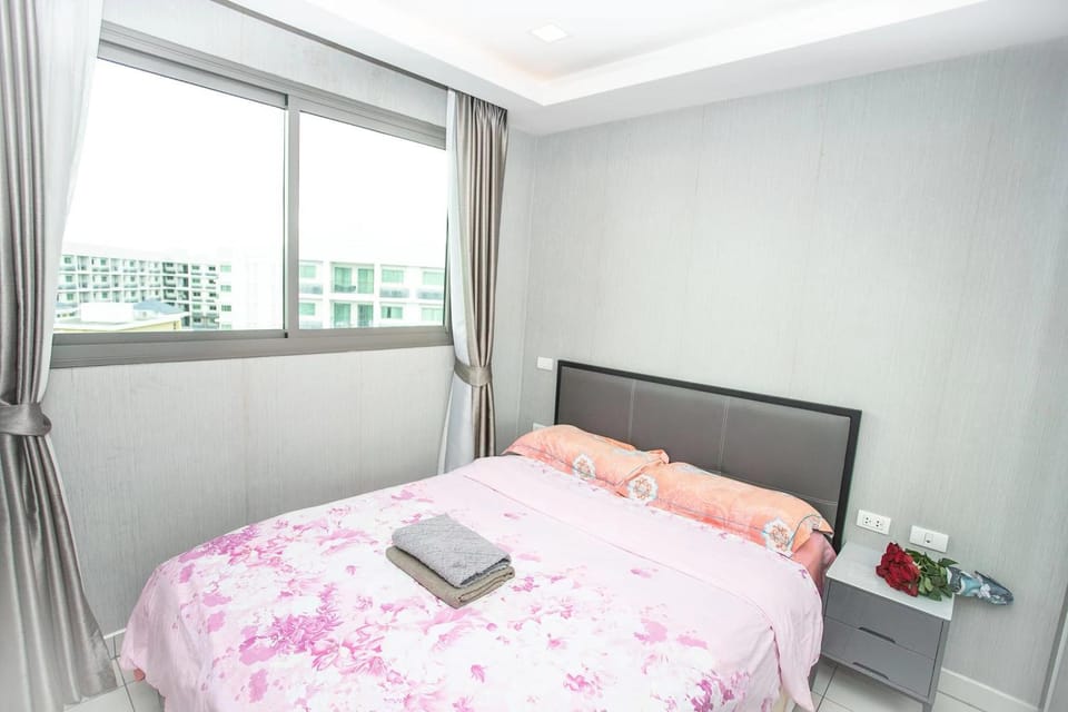 Arcadia Beach Mainland Apartment in Pattaya City