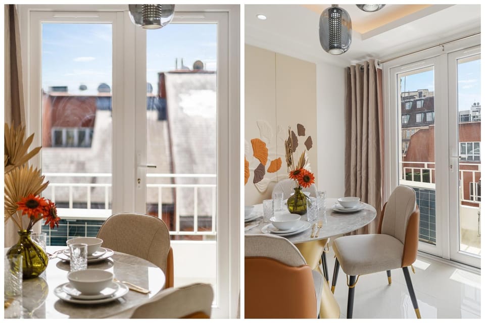 View (from property/room), Living room, Seating area, Dining area