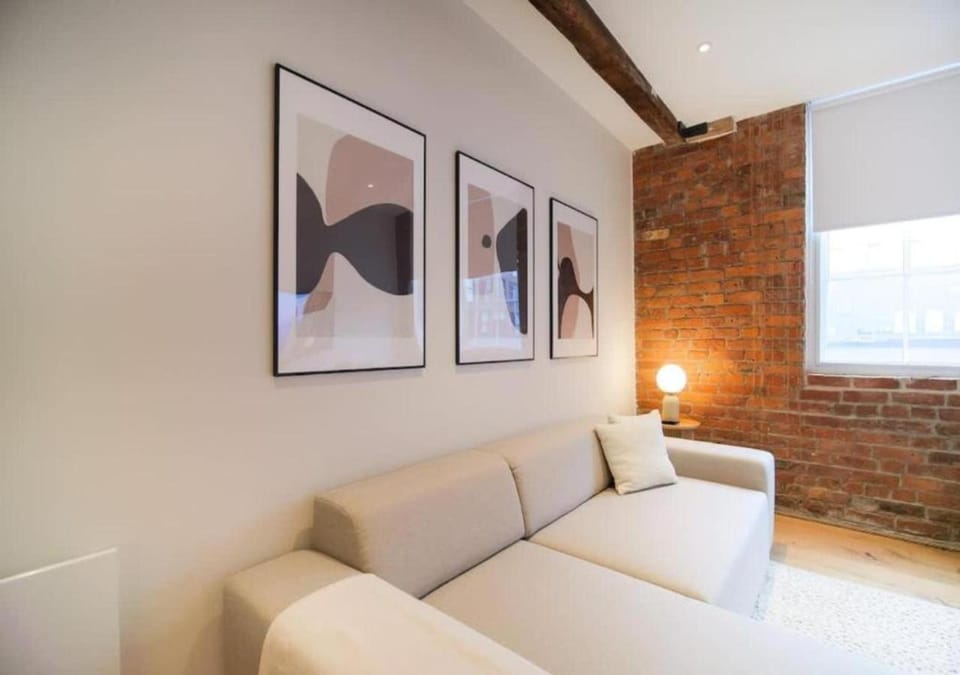 Living room, Photo of the whole room