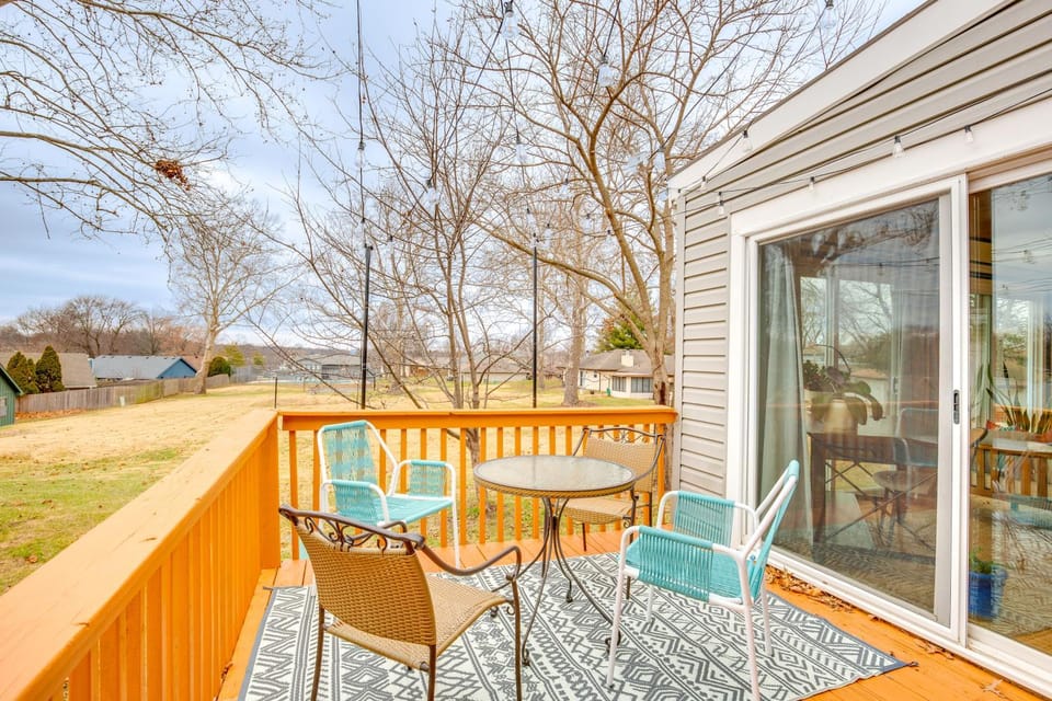 13 Mi to Arrowhead Stadium: Blue Springs Home! House in Blue Springs