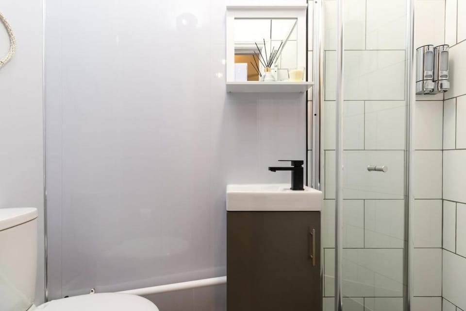 Shower, Toilet, Bathroom