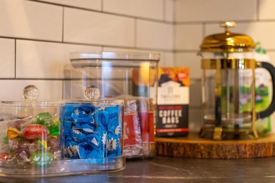 Coffee/tea facilities, Kitchen or kitchenette, Food and drinks, Food
