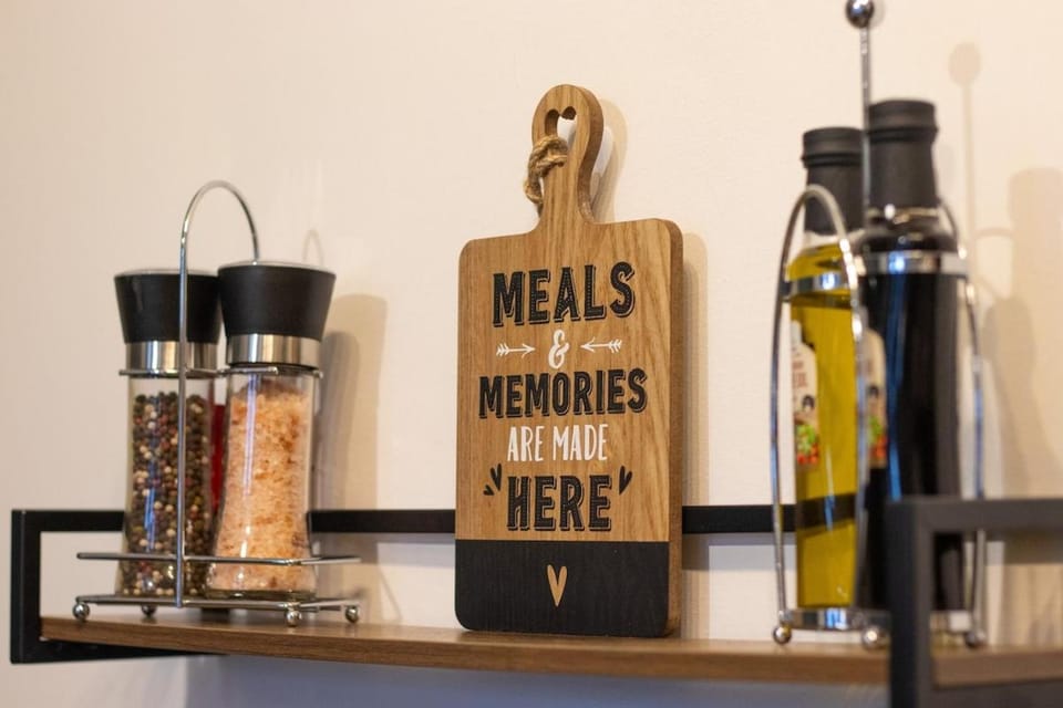 Coffee/tea facilities, Food and drinks, Food, Drinks