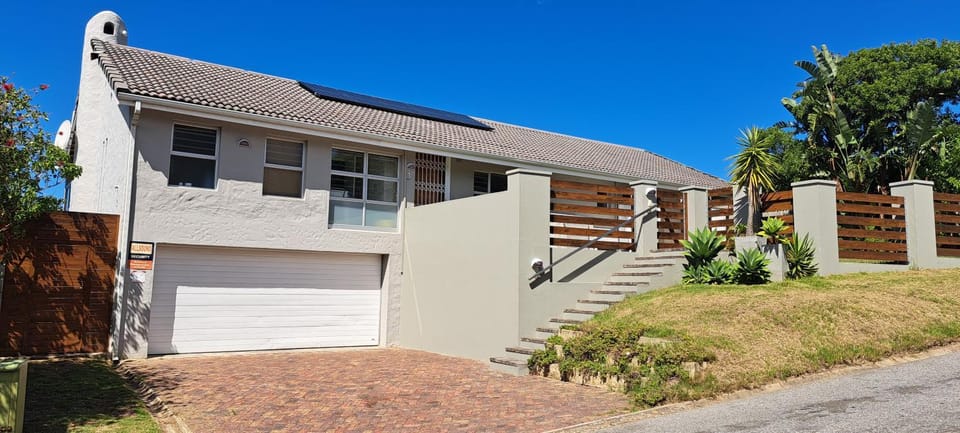 Knysna Heads View 3 Bedrooms Villa in Knysna