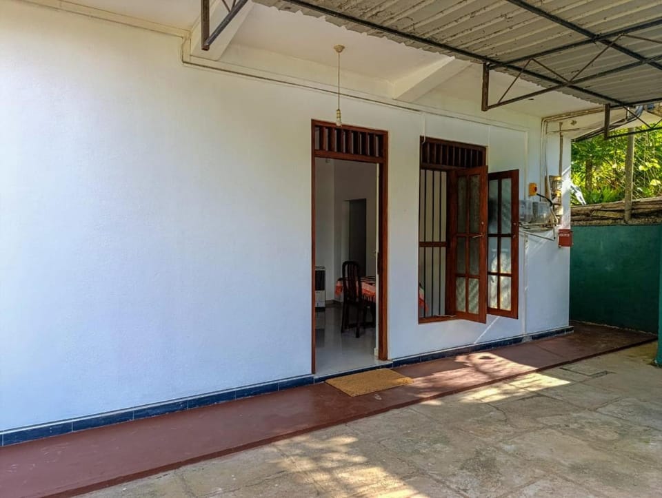 Karapitiya Breeze Apartment in Galle