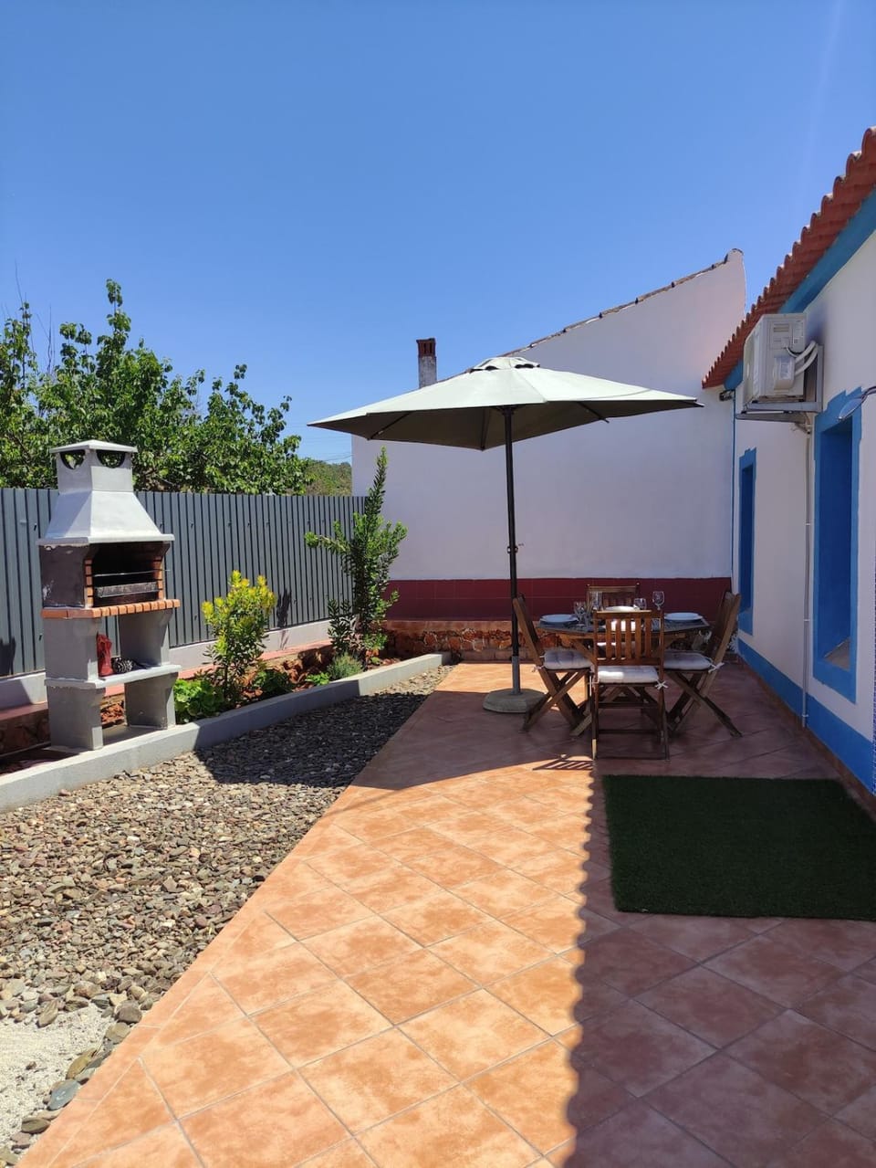 Off site, Garden