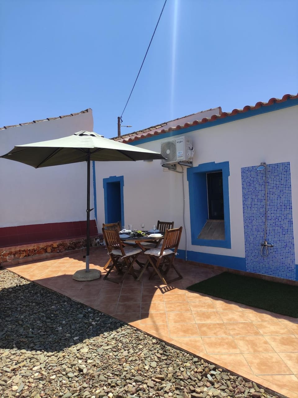 Patio, Off site