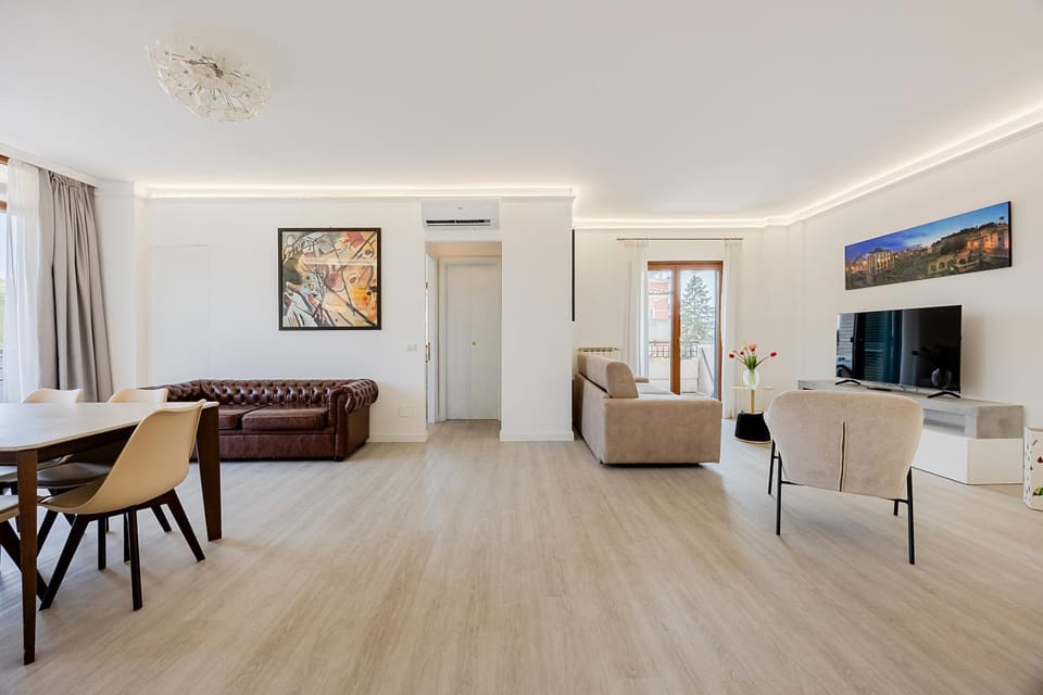 TV and multimedia, Lounge or bar, air conditioner