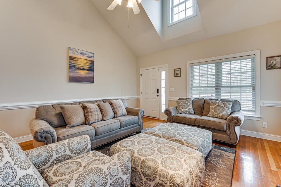 9 Mi to Dtwn: Greenville Home w/ Screened Patio! House in North Carolina