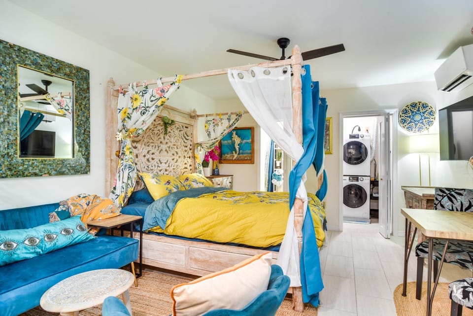 Walk to Parks & Dining: Central St. Pete Oasis Apartment in St Petersburg