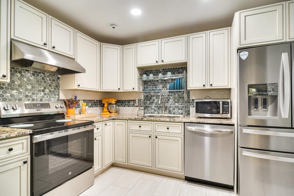 Walk to Parks & Dining: Central St. Pete Oasis Apartment in St Petersburg