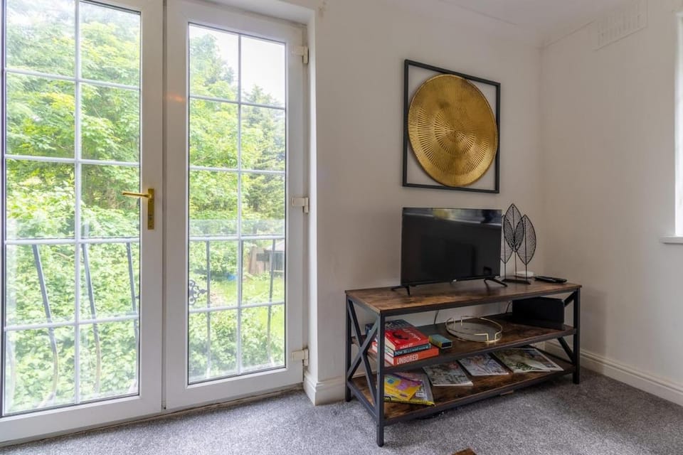 Communal lounge/ TV room, TV and multimedia, Evening entertainment