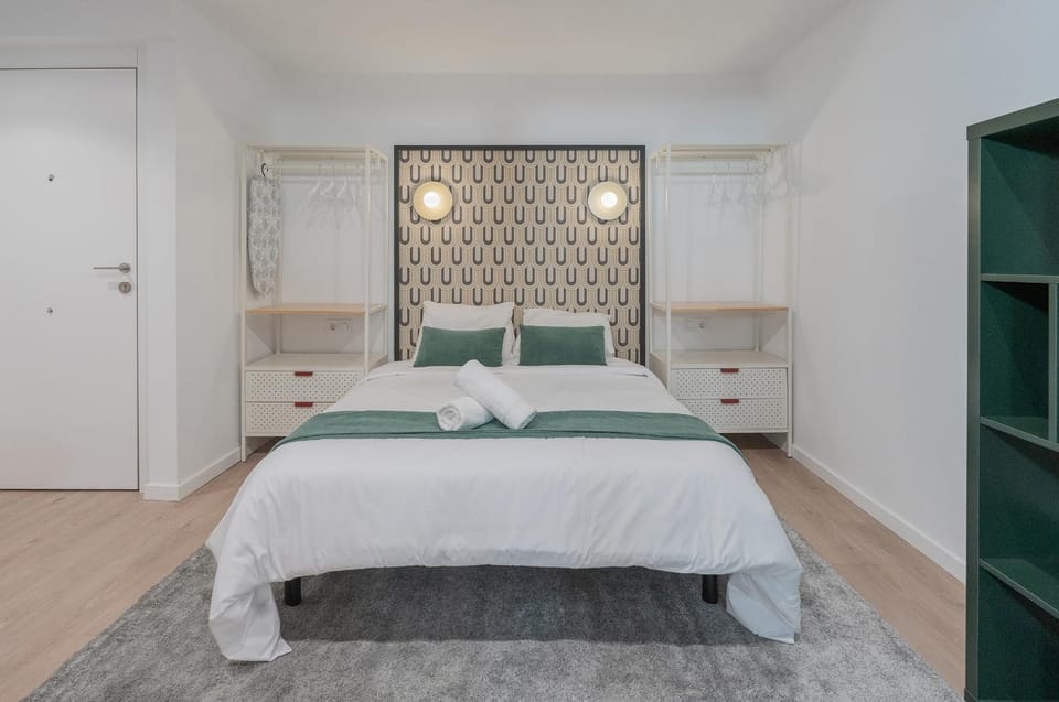 Bed, Bedroom