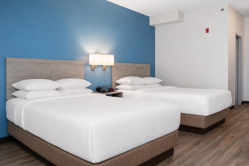 Signature Stay Inn & Suites - Downtown Hamilton Hotel in Hamilton