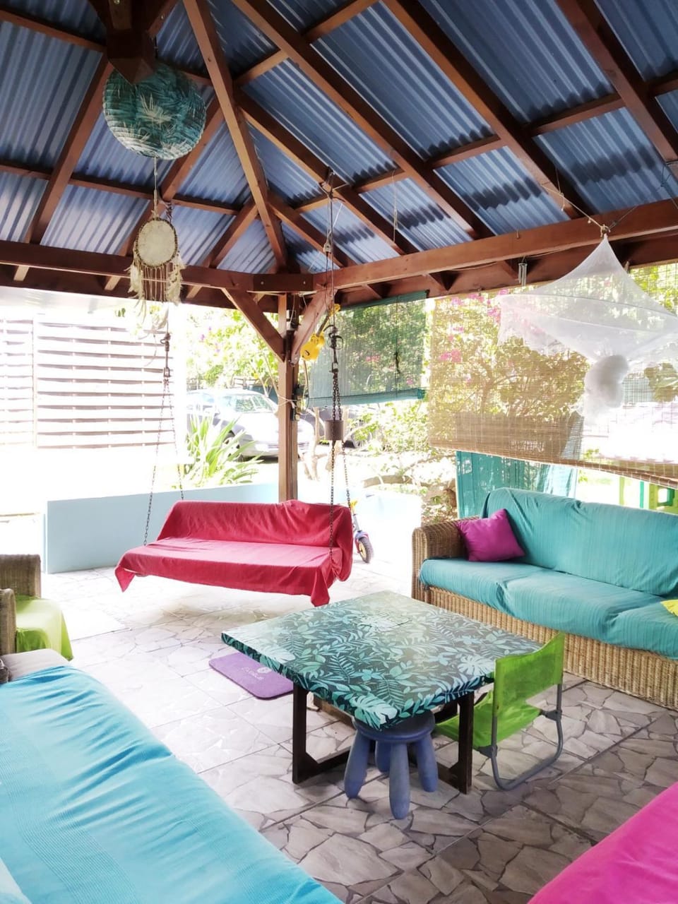 Patio, Living room