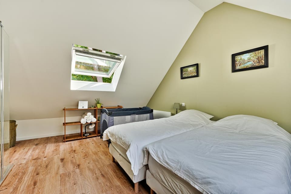 Bedroom, Garden view